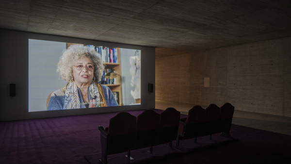 Angela Davis: A World of Greater Freedom, de Manthia Diawara. Presentación de la película por su autor y proyección del filme